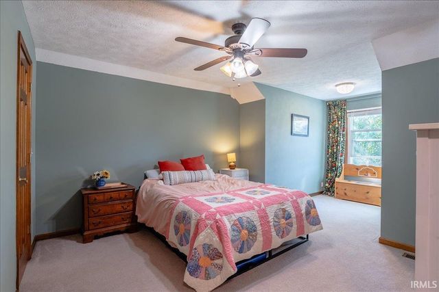 8201 Whitetail Trail, Evansville, IN 47711