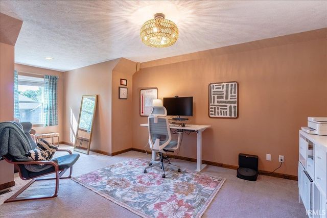 8201 Whitetail Trail, Evansville, IN 47711