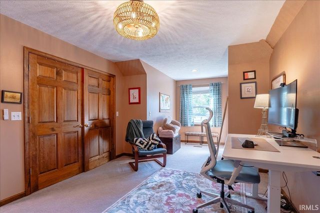 8201 Whitetail Trail, Evansville, IN 47711