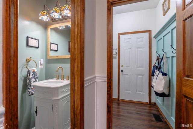 8201 Whitetail Trail, Evansville, IN 47711