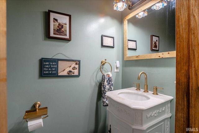 8201 Whitetail Trail, Evansville, IN 47711
