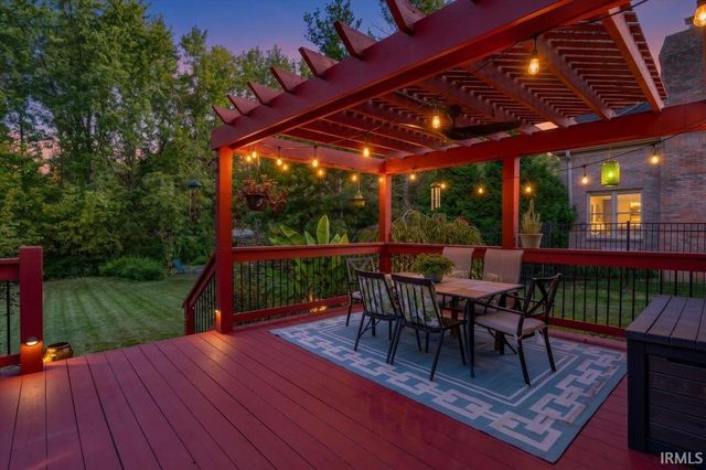 8201 Whitetail Trail, Evansville, IN 47711