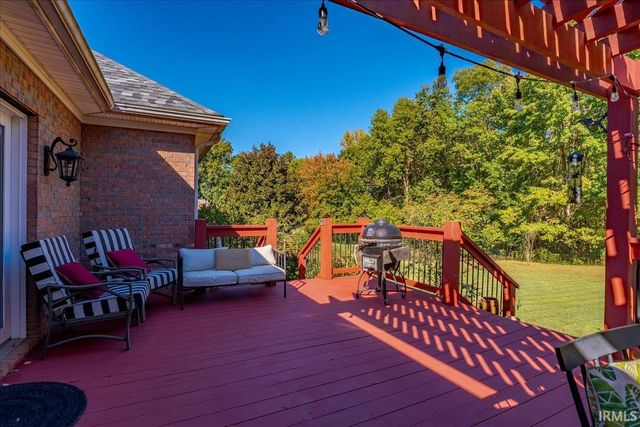 8201 Whitetail Trail, Evansville, IN 47711