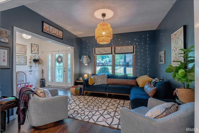 8201 Whitetail Trail, Evansville, IN 47711