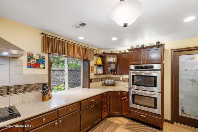 8827 W Heavenly View Ln, Coeur D'alene, ID 83814
