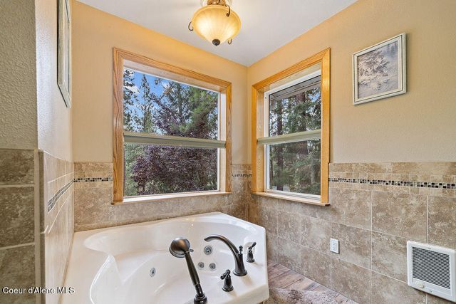 8827 W Heavenly View Ln, Coeur D'alene, ID 83814