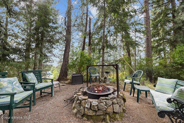 8827 W Heavenly View Ln, Coeur D'alene, ID 83814