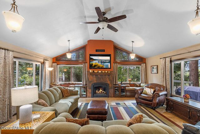 8827 W Heavenly View Ln, Coeur D'alene, ID 83814