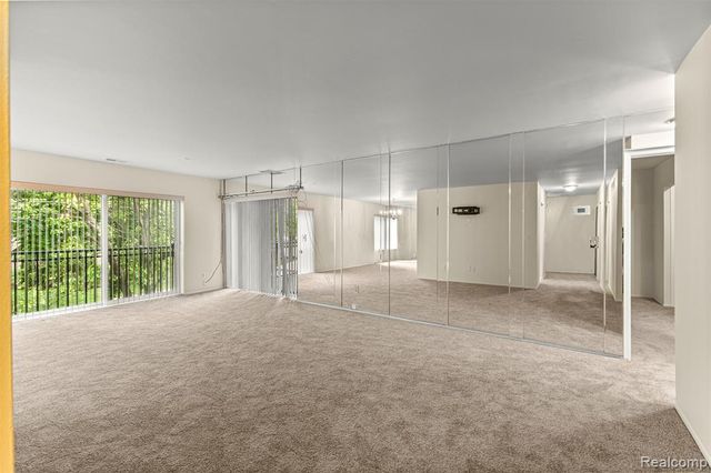 18403 University Park Drive, Livonia, MI 48152