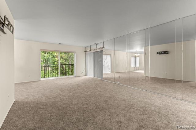 18403 University Park Drive, Livonia, MI 48152