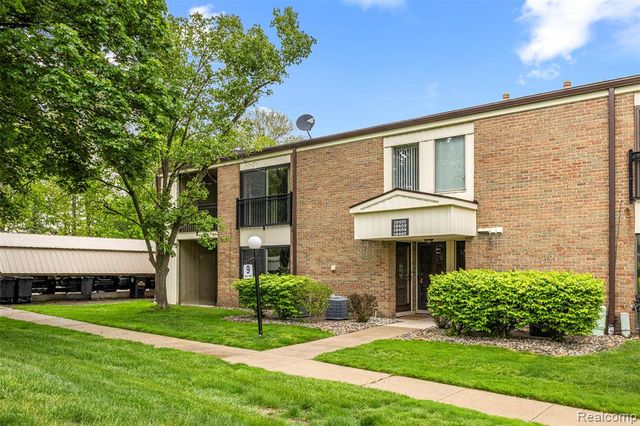 18403 University Park Drive, Livonia, MI 48152