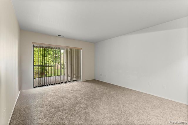 18403 University Park Drive, Livonia, MI 48152