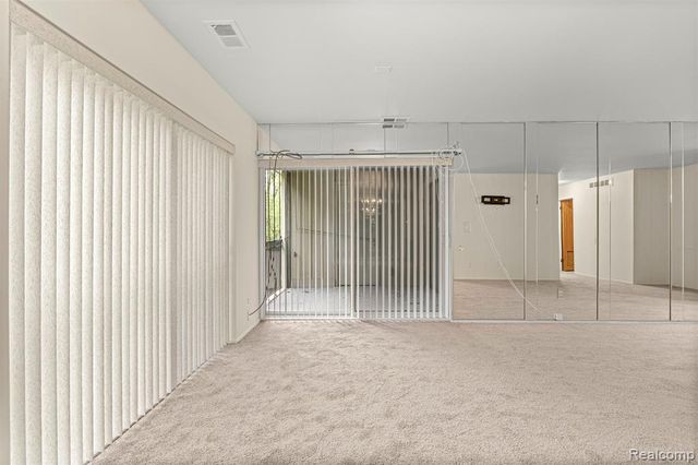 18403 University Park Drive, Livonia, MI 48152