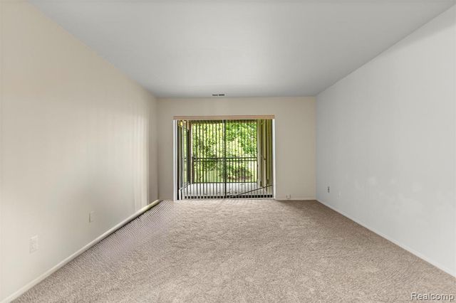 18403 University Park Drive, Livonia, MI 48152
