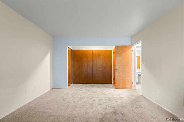 18403 University Park Drive, Livonia, MI 48152