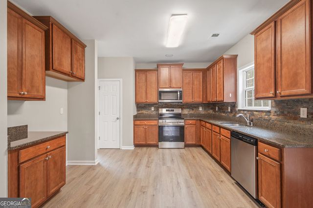 82 Bantry Park Drive, Newnan, GA 30263