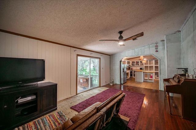 2202 D R BRYANT RD, Lakeland, FL 33810