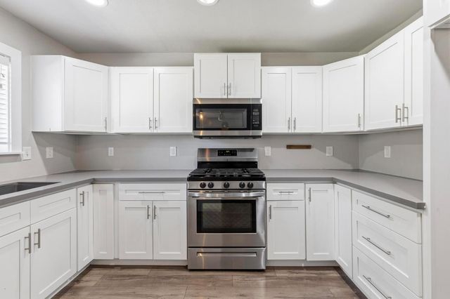 95 Orchard St, Yuba City, CA 95991