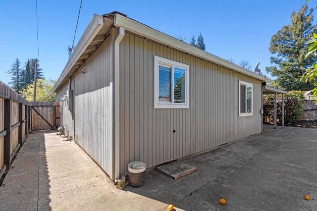 95 Orchard St, Yuba City, CA 95991