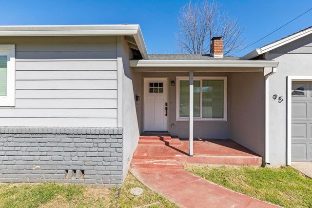 95 Orchard St, Yuba City, CA 95991