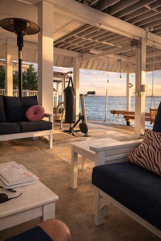 431 Hana Drive, Tiki Island, TX 77554