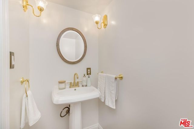 12118 Viewcrest Road, Studio City (los Angeles), CA 91604