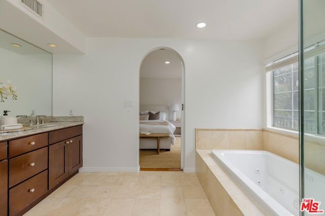 12118 Viewcrest Road, Studio City (los Angeles), CA 91604