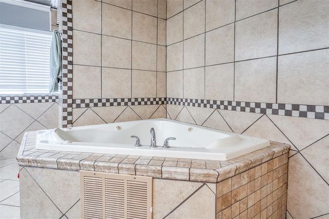 8316 NW 106th Street, Oklahoma City, OK 73162