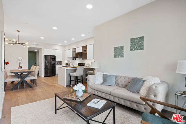 820 S Wilton Place 306, Los Angeles, CA 90005