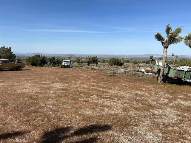 30837 235th E, Llano, CA 93544