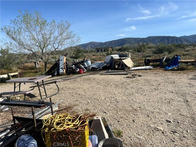 30837 235th E, Llano, CA 93544