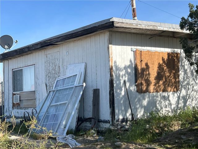 30837 235th E, Llano, CA 93544