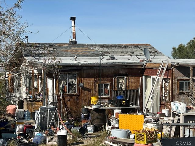 30837 235th E, Llano, CA 93544