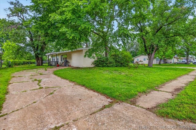 221 Spring Road, Bartlesville, OK 74003