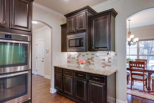 8050 Fenwick Ln, Spring Hill, TN 37174