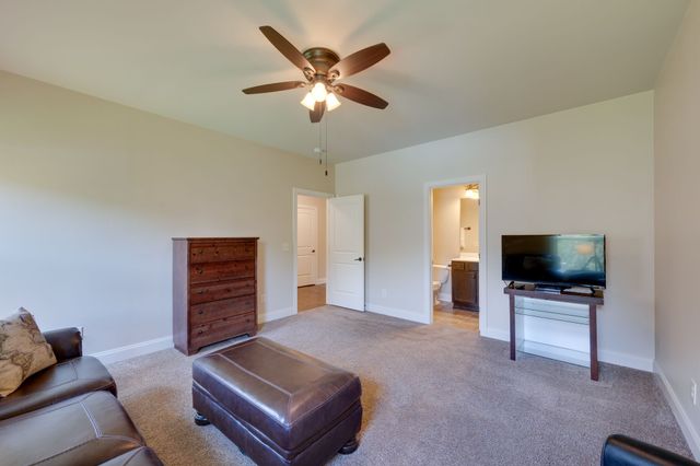 8050 Fenwick Ln, Spring Hill, TN 37174