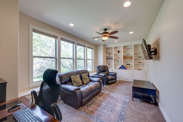 8050 Fenwick Ln, Spring Hill, TN 37174