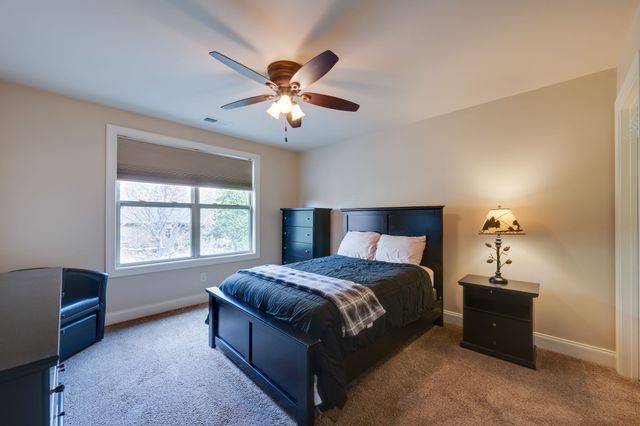 8050 Fenwick Ln, Spring Hill, TN 37174