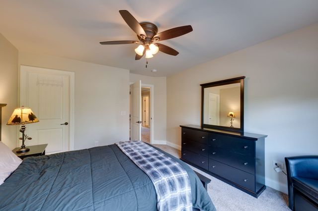 8050 Fenwick Ln, Spring Hill, TN 37174