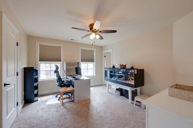8050 Fenwick Ln, Spring Hill, TN 37174