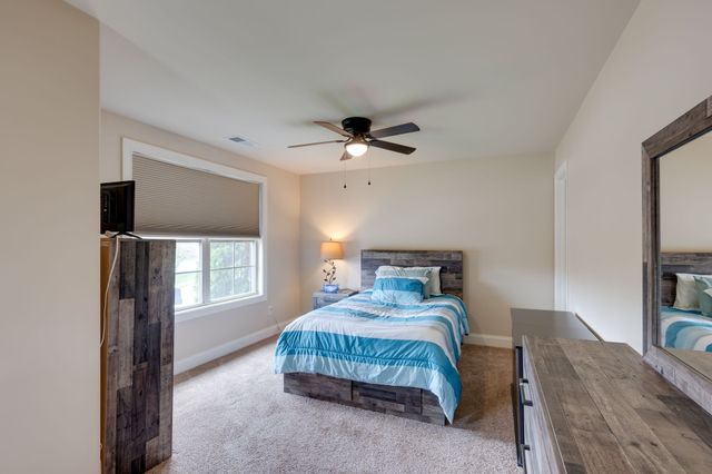 8050 Fenwick Ln, Spring Hill, TN 37174