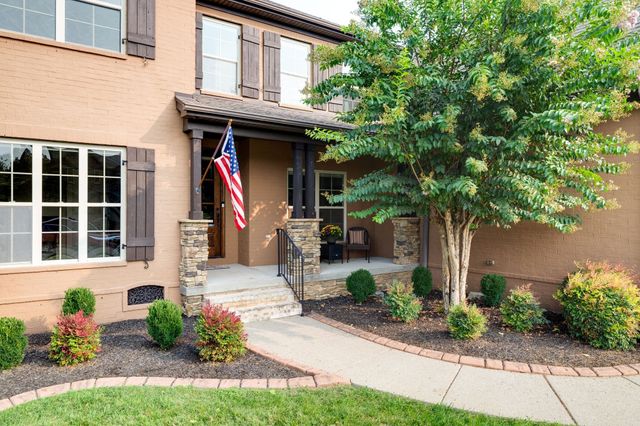 8050 Fenwick Ln, Spring Hill, TN 37174