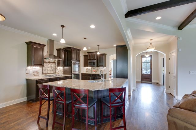 8050 Fenwick Ln, Spring Hill, TN 37174