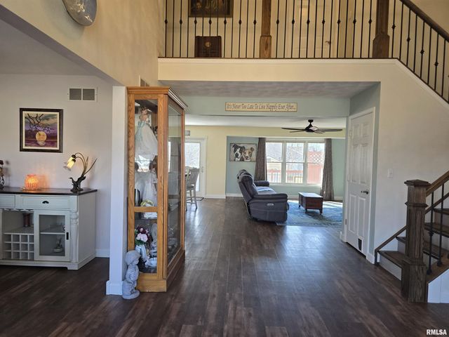 1501 GINGOTEAGUE Way, Pekin, IL 61554