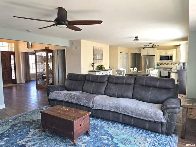 1501 GINGOTEAGUE Way, Pekin, IL 61554