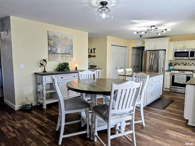 1501 GINGOTEAGUE Way, Pekin, IL 61554