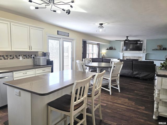 1501 GINGOTEAGUE Way, Pekin, IL 61554