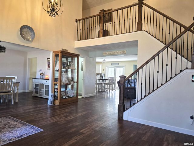 1501 GINGOTEAGUE Way, Pekin, IL 61554