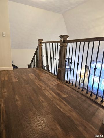 1501 GINGOTEAGUE Way, Pekin, IL 61554