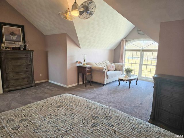 1501 GINGOTEAGUE Way, Pekin, IL 61554